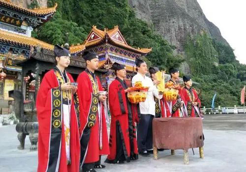 堕胎婴灵怎么写超度莲位,请问,堕胎的婴灵该怎样