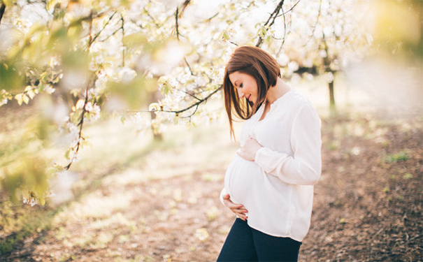 孕妇烧香拜佛需要注意了,怀孕还是不要去烧香