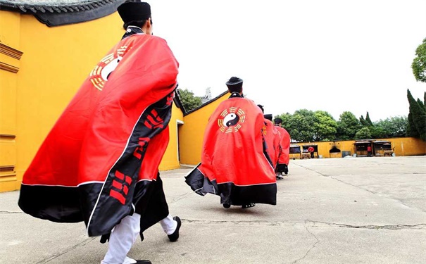 烧纸钱、烧纸人的由来,很多人都不明白