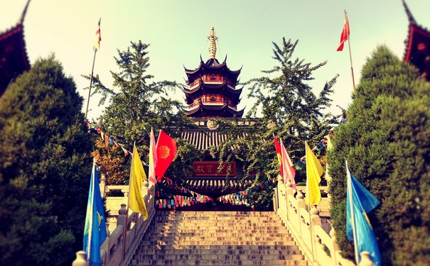 烧纸怎么烧，需要在地方画一个圈