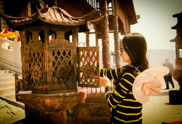 怎样超度亡灵是很多妇女比较重视的,真切为首