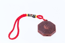 红绳辟邪 不是所有的人都适合佩戴红绳来辟邪