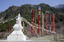 女子去墓地戴什么辟邪？需要注意什么？