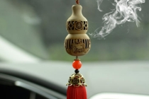 大师教你车挂平安符的选择方法