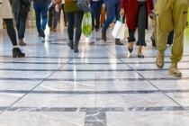 一个人事业受阻是业力，想要化解可以从风水或