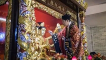 中国民俗“拜太岁”