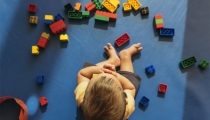 小孩子受到惊吓一直哭闹怎么办,请道长来帮忙