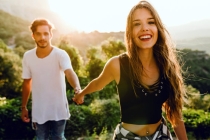 想寻找合适的真爱，女人戴什么饰品招桃花？