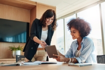 职场遇小人身处逆境，化小人让你事业顺风顺水